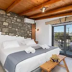 Vilă La Casa Di Pietre 2 *